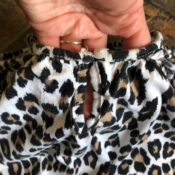 Cheetah Print Romper (0-3 months) - Picture 6 of 7